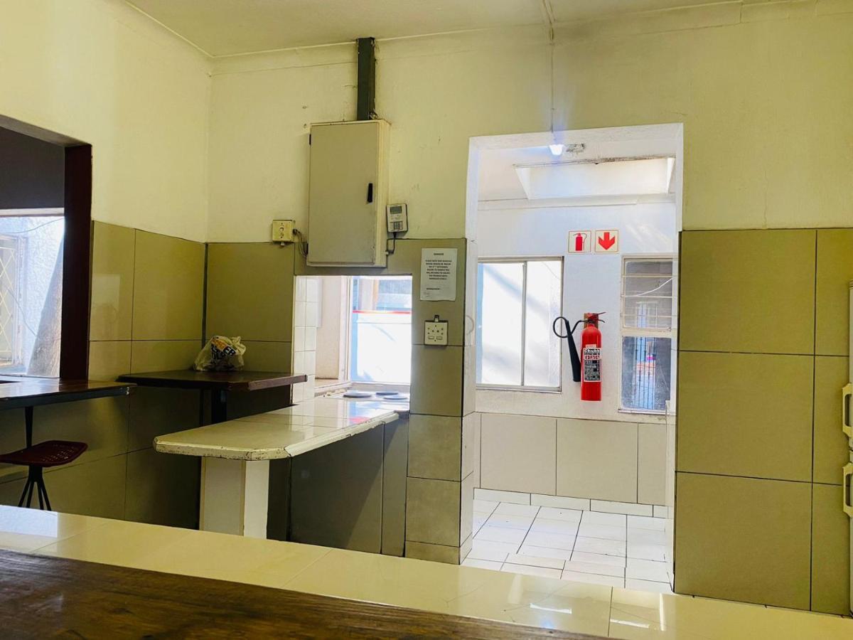Rosebank Hostel Johannesburg Eksteriør bilde