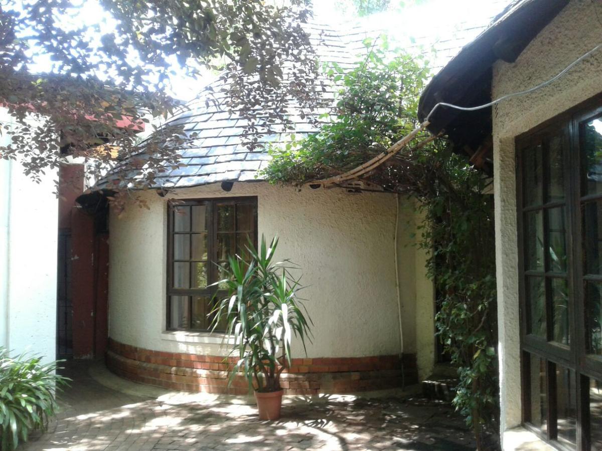 Rosebank Hostel Johannesburg Eksteriør bilde